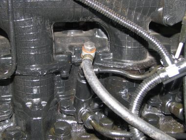 Connecting fuel hoses