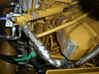 Connecting fuel hoses. Pic.2