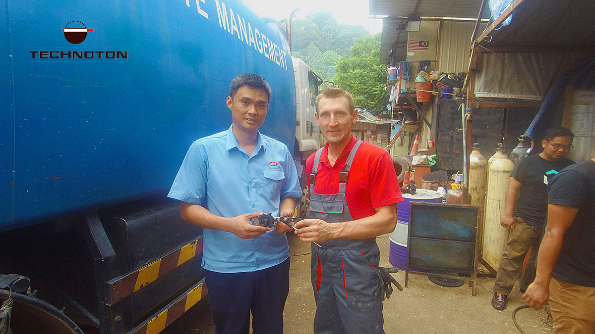 GNOM axle load sensor installation on a garbage truck – on-site installation supervision in Malaysia