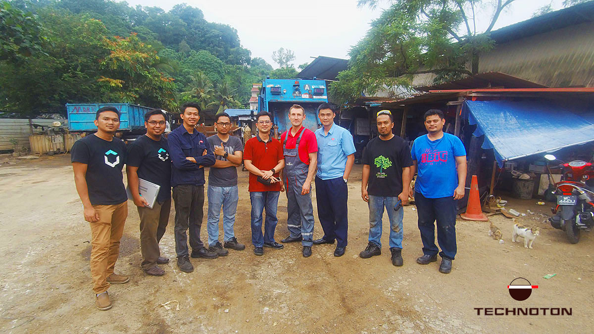 Team of installers with Technoton engineer Team of installers with Technoton engineer
