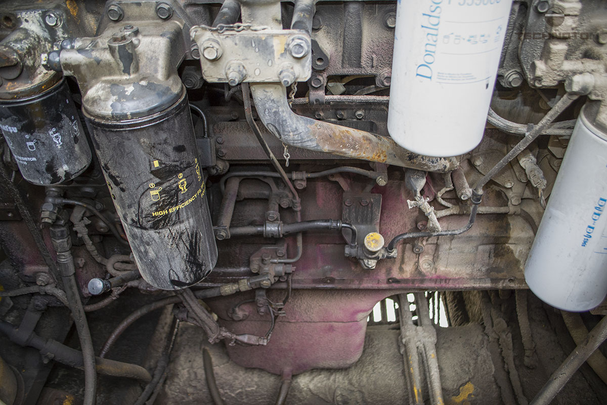 Fuel supply system of Komatsu PC 1800