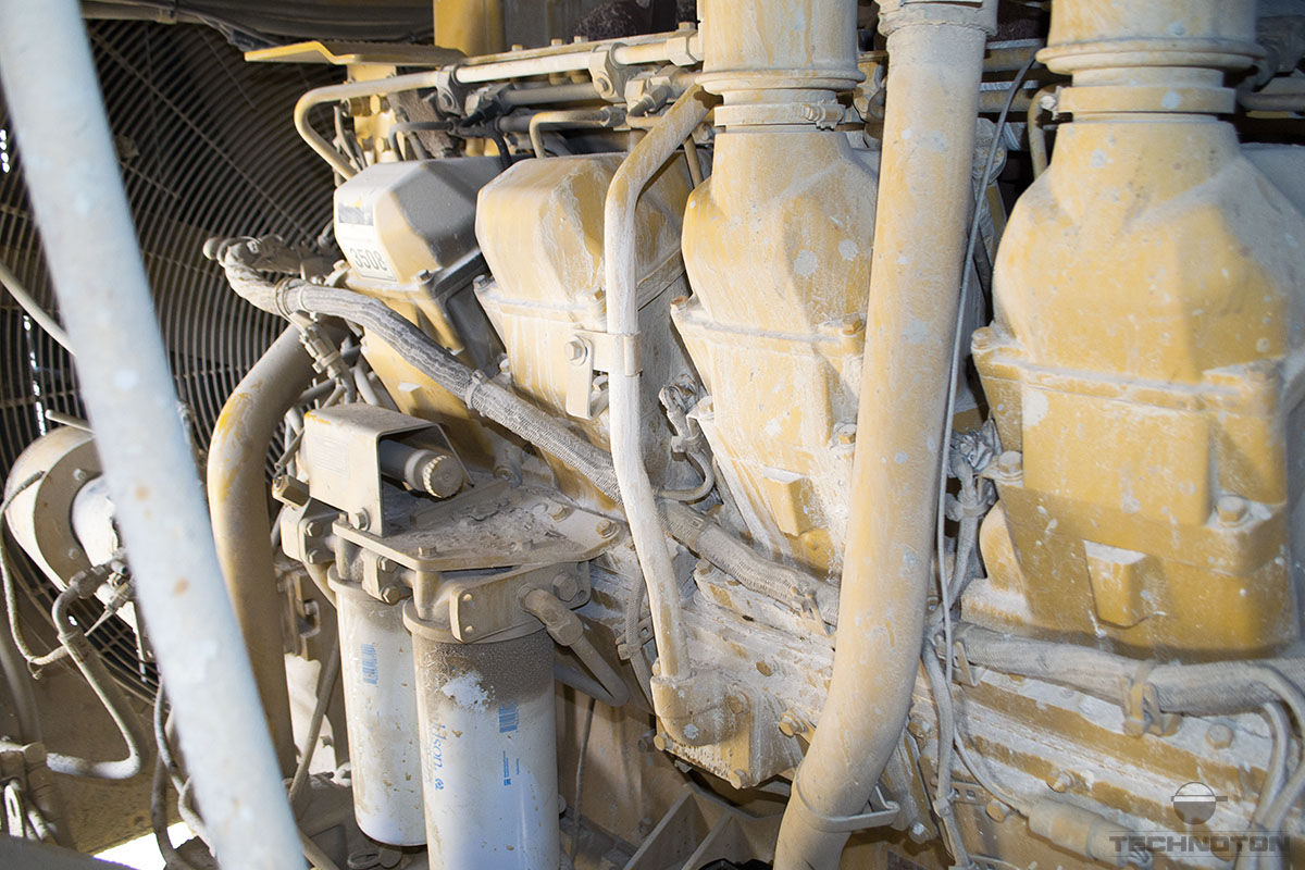 Engine fuel system of CAT 777D tip-truck