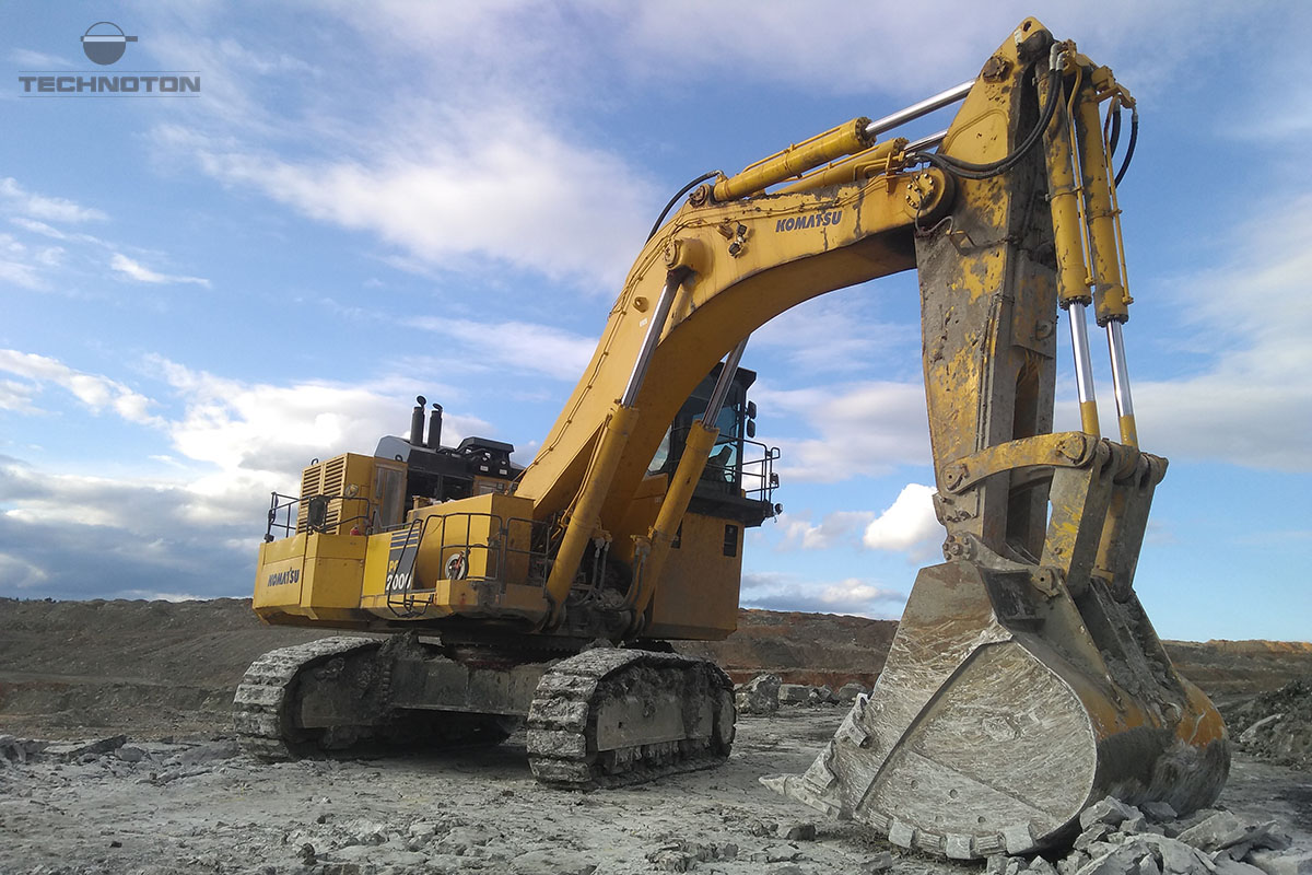 Excavator Komatsu PC2000 Excavator Komatsu PC2000