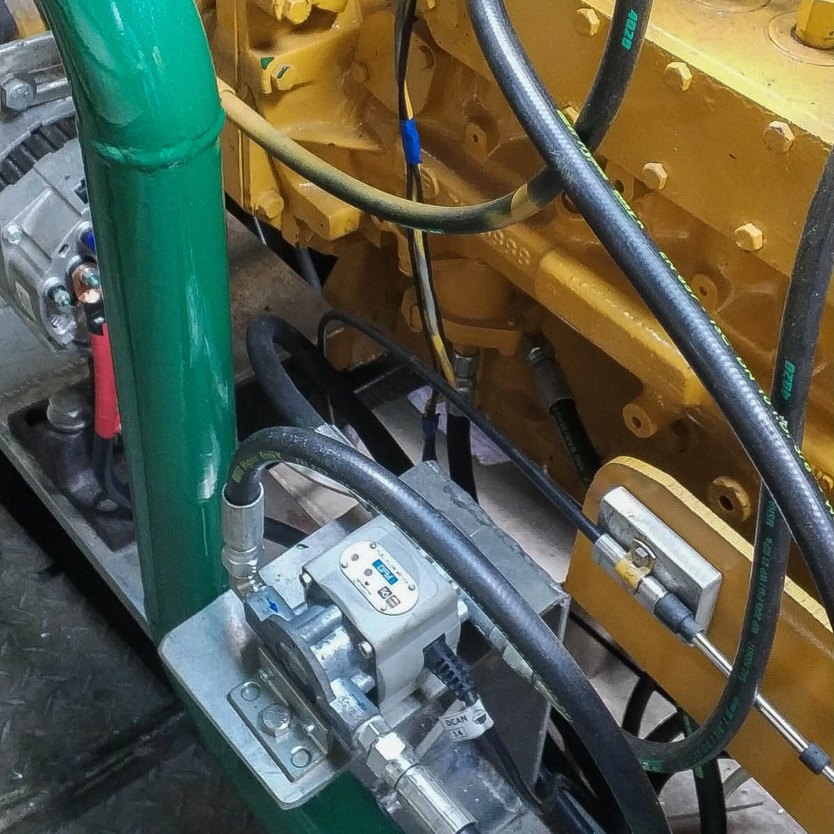 The fuel flow meter is installed directly in the engine fuel line The fuel flow meter is installed directly in the engine fuel line