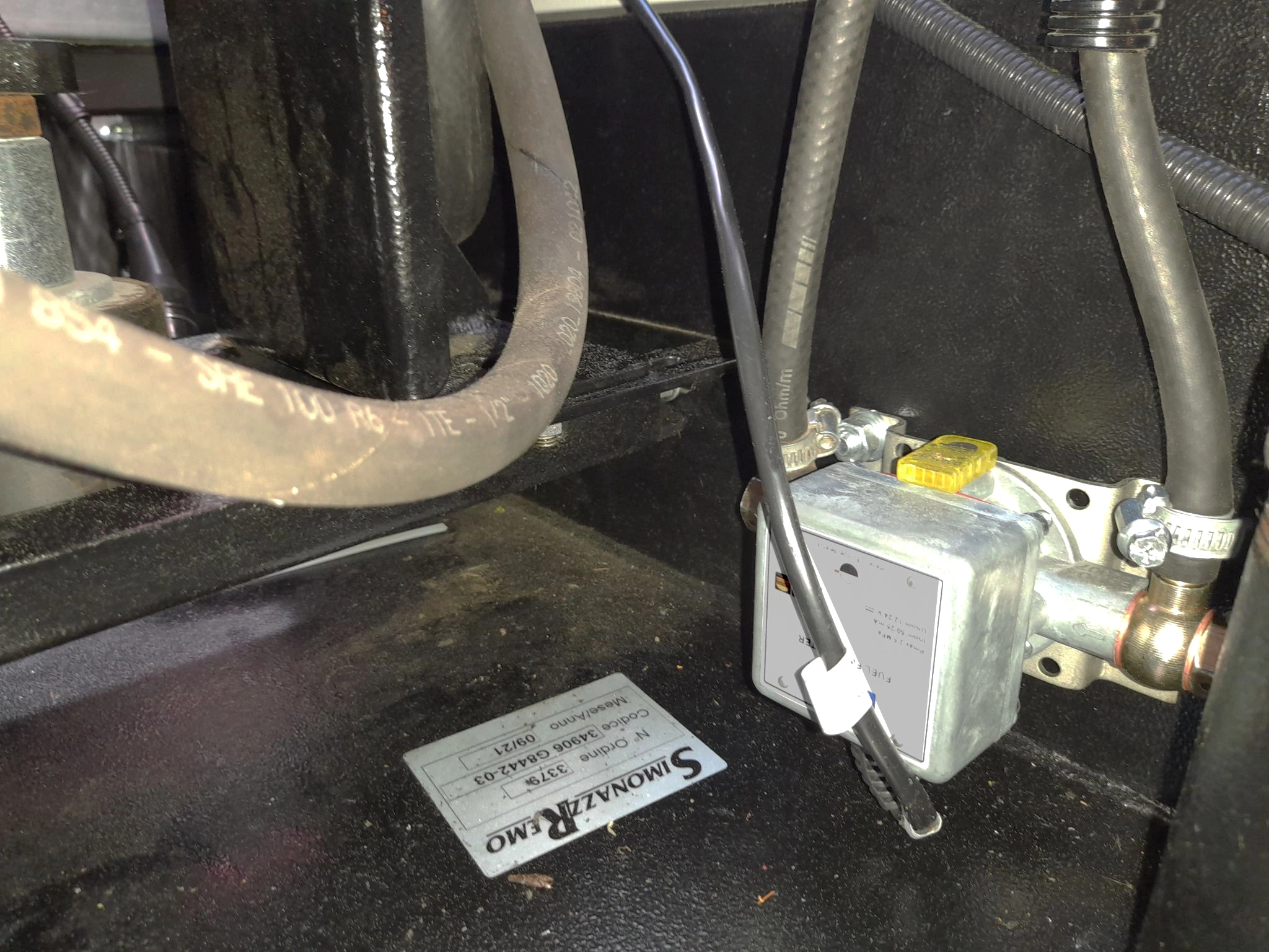 DFM fuel flow meter in the fuel system DFM fuel flow meter in the fuel system