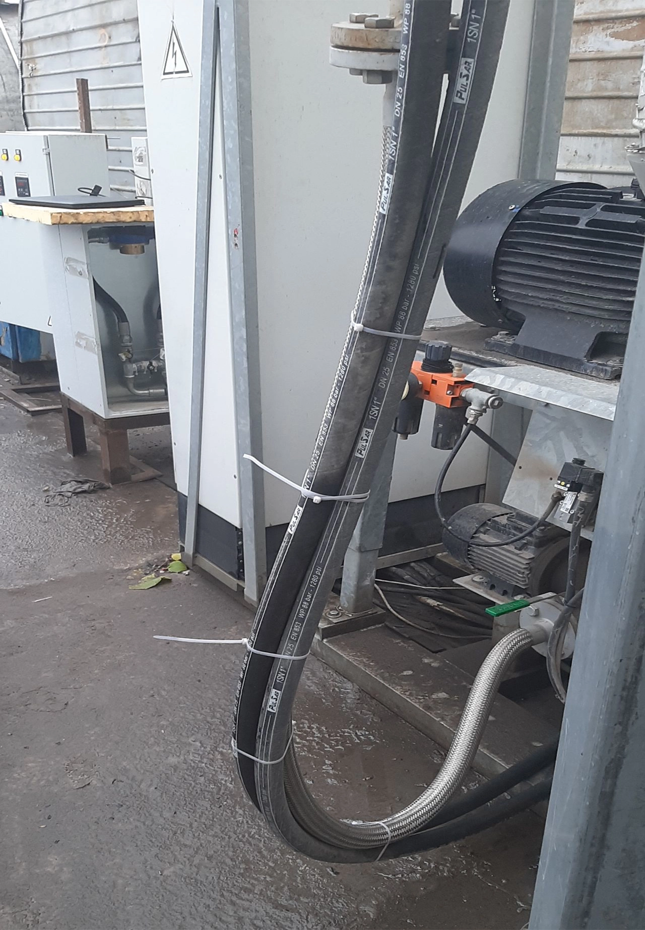 Generator fuel hoses Generator fuel hoses