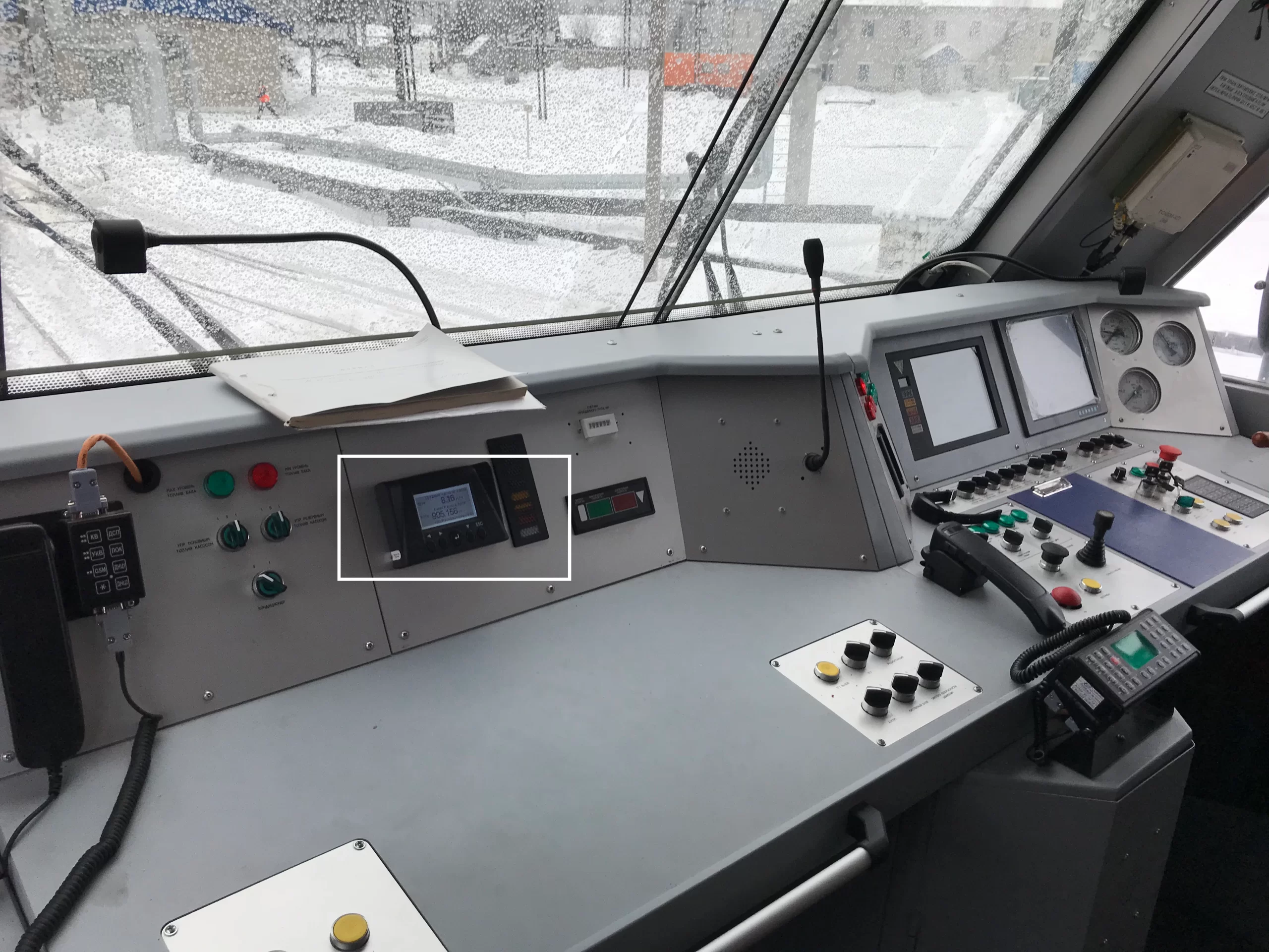 MasterCAN Display 35 is installed in the driver’s cab MasterCAN Display 35 is installed in the driver’s cab